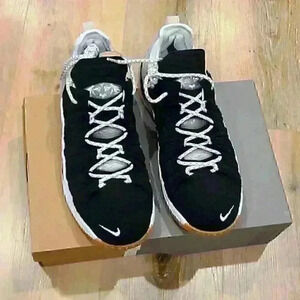 2021 LeBron 18 'Black White Gum' NEW